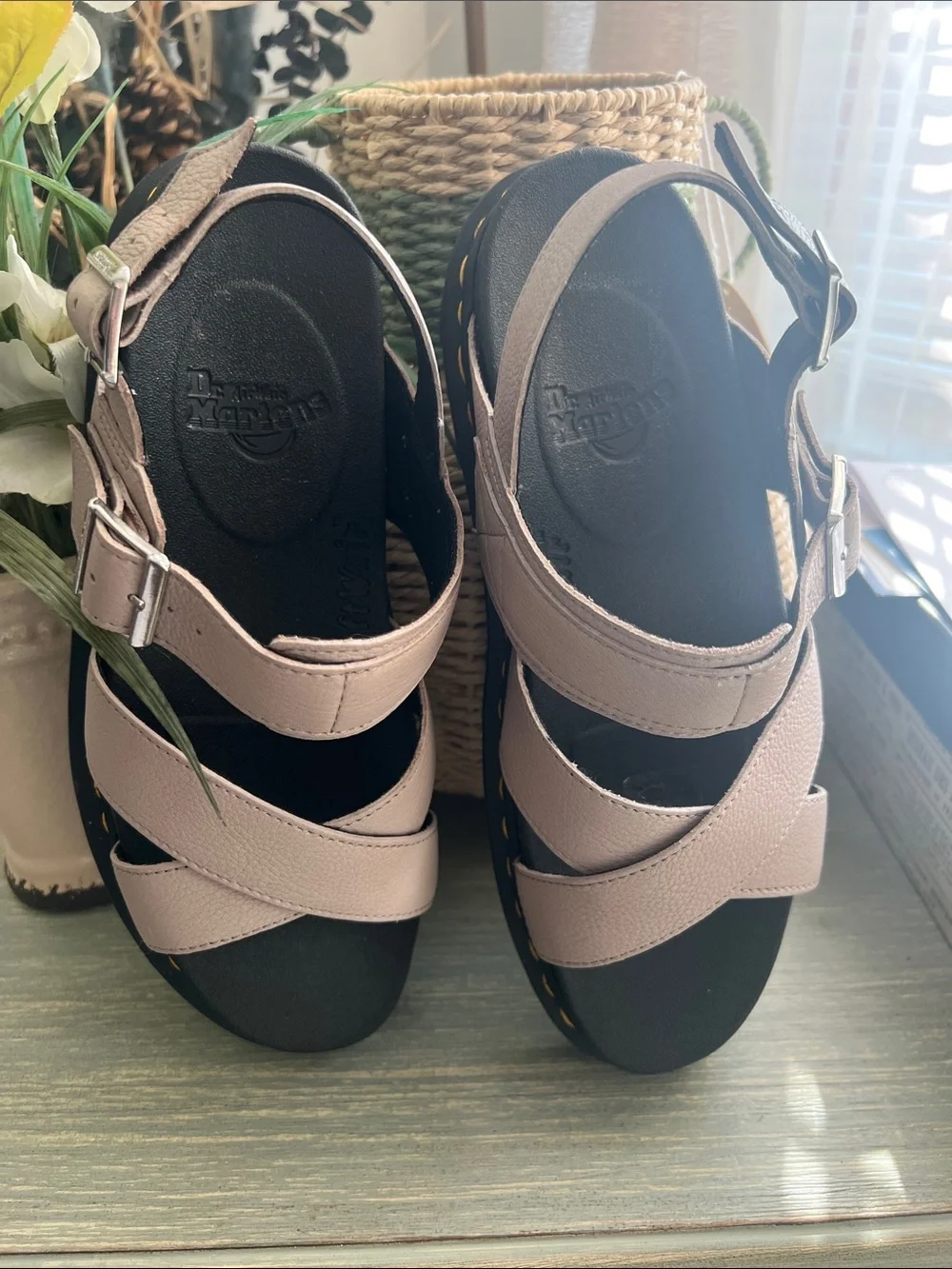 NWOT Dr. Martens Voss 11 Platform Beige Strap Sandals Women’s Size 11
